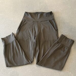 Lululemon crop pants